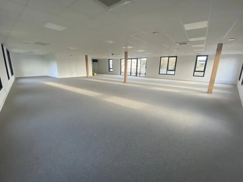 Bureau dans Le Bignon à vendre - Photo de l’immeuble – Image 2 sur 5