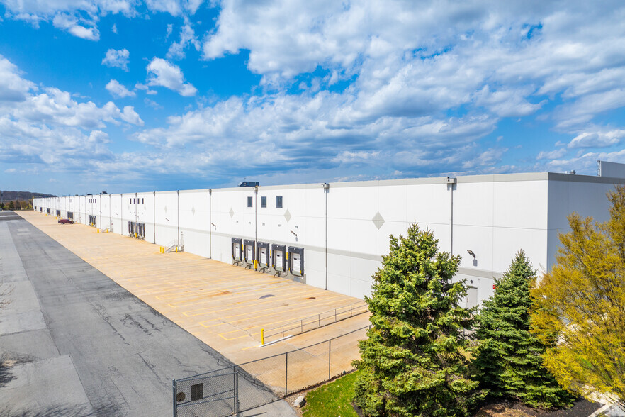 8400 Industrial Blvd W, Breinigsville, PA à louer - Photo de l’immeuble – Image 2 sur 6