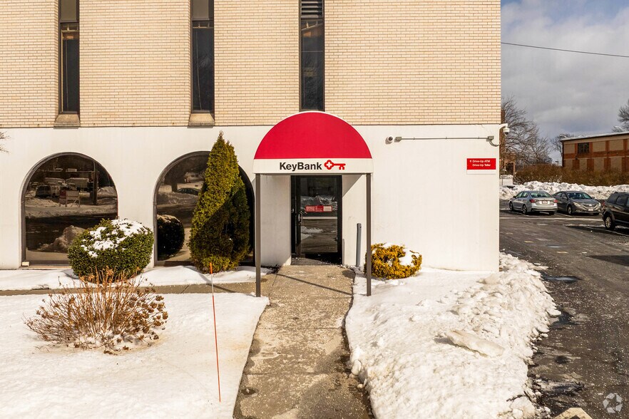 225 Park St, West Springfield, MA à vendre - Photo de l’immeuble – Image 3 sur 15