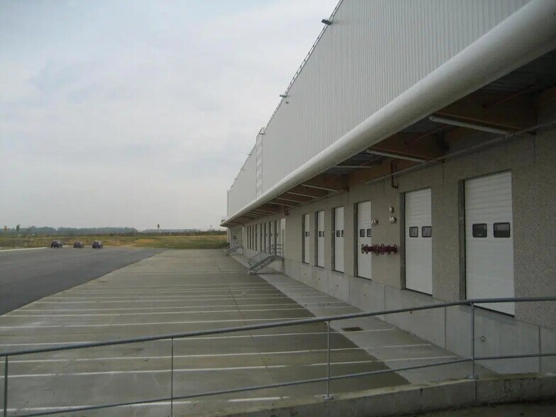 Industriel/Logistique dans Savigny-sur-Clairis à louer - Photo de l’immeuble – Image 3 sur 20