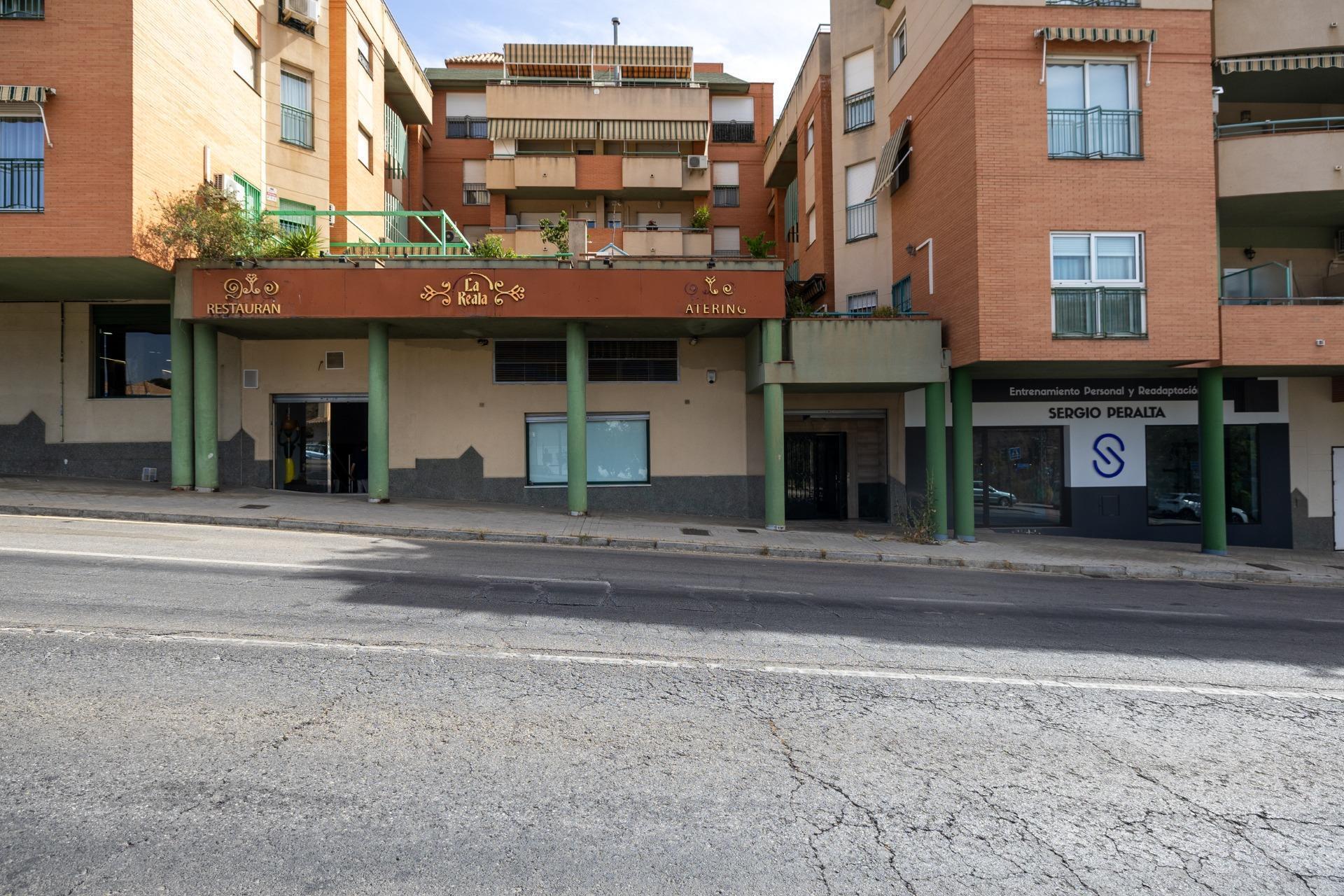 Avenida Santa María de la Alhambra, Granada, Granada à vendre Photo de l’immeuble– Image 1 sur 35