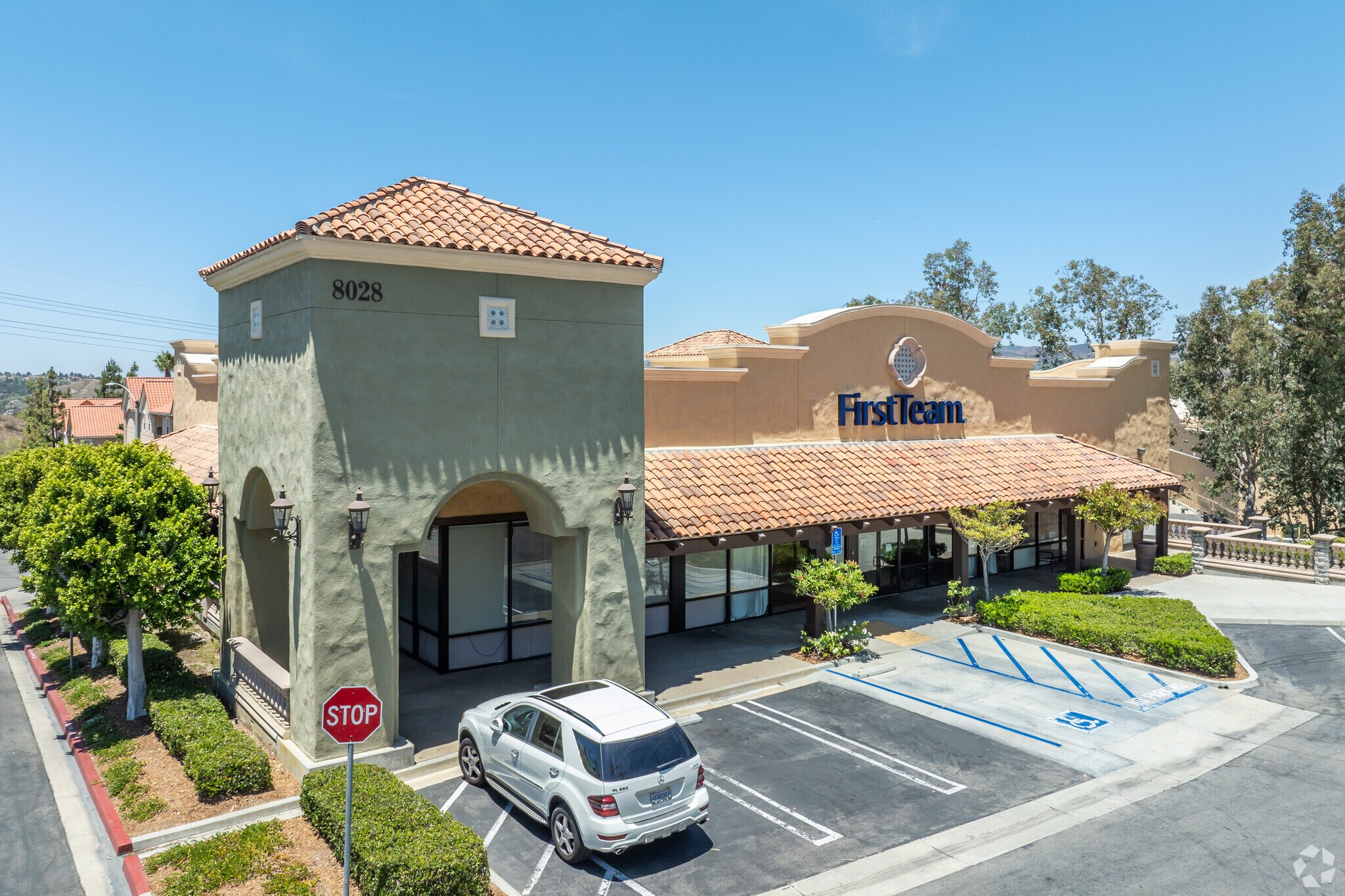 8028 E Santa Ana Canyon Rd, Anaheim, CA à louer Photo principale– Image 1 sur 6