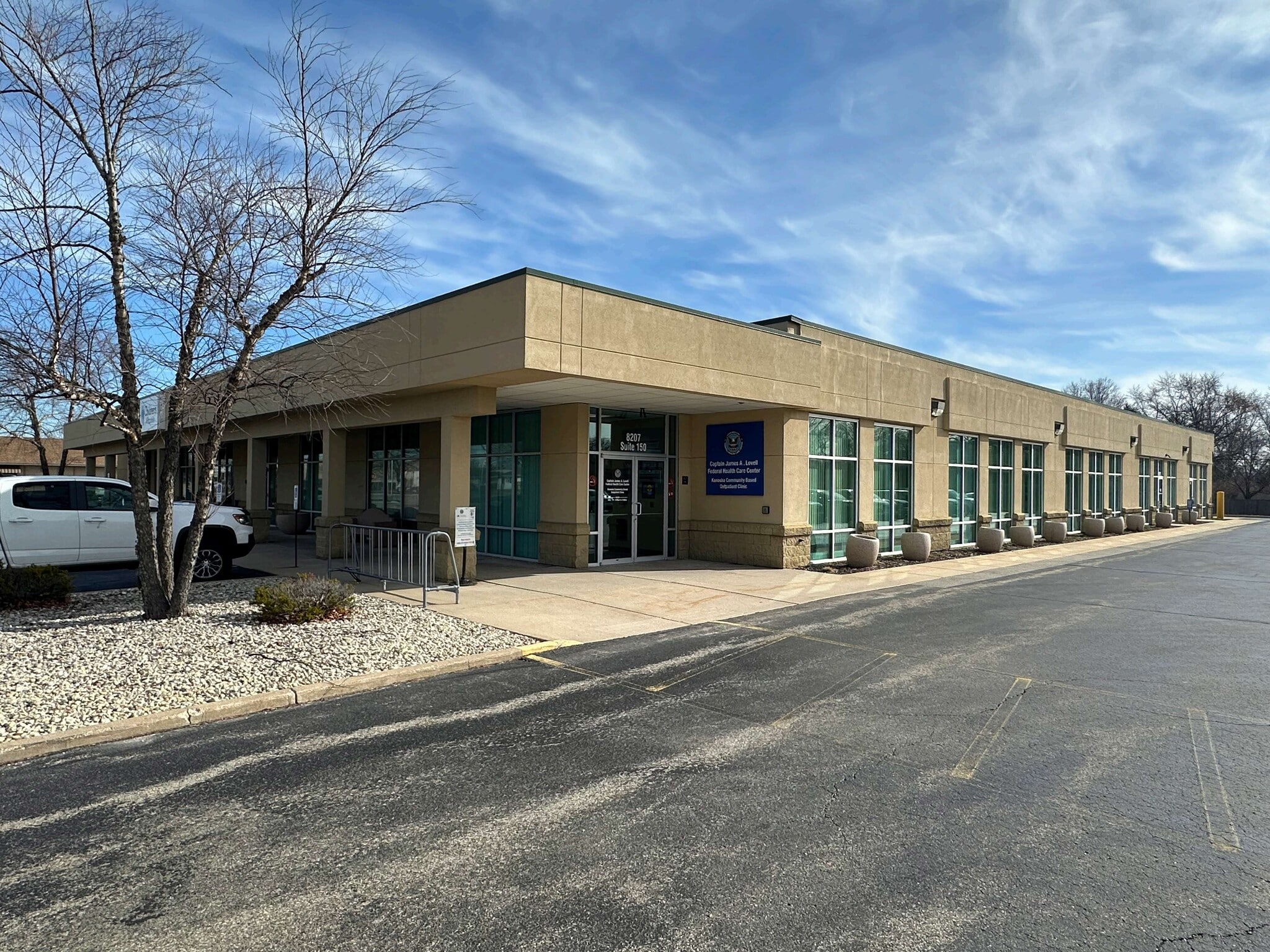 8207 22nd Ave, Kenosha, WI à louer Photo de l’immeuble– Image 1 sur 5