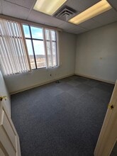 21150 W Capitol Dr, Brookfield, WI à louer Photo intérieure– Image 2 sur 7