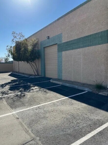 917-929 E Isabella Ave, Mesa, AZ à louer - Photo de l’immeuble – Image 3 sur 4