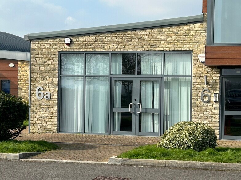 Callow Hill, Brinkworth à louer - Photo de l’immeuble – Image 1 sur 6