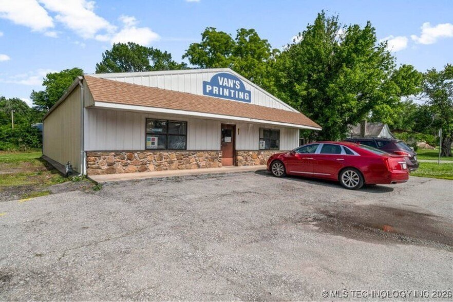 423 S Hazel St, Grove, OK à vendre - Photo de l’immeuble – Image 1 sur 8