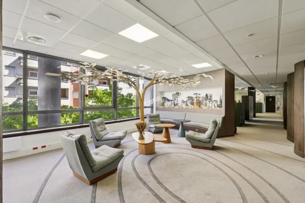 Bureau dans Rueil-Malmaison à vendre Photo de l’immeuble– Image 1 sur 15