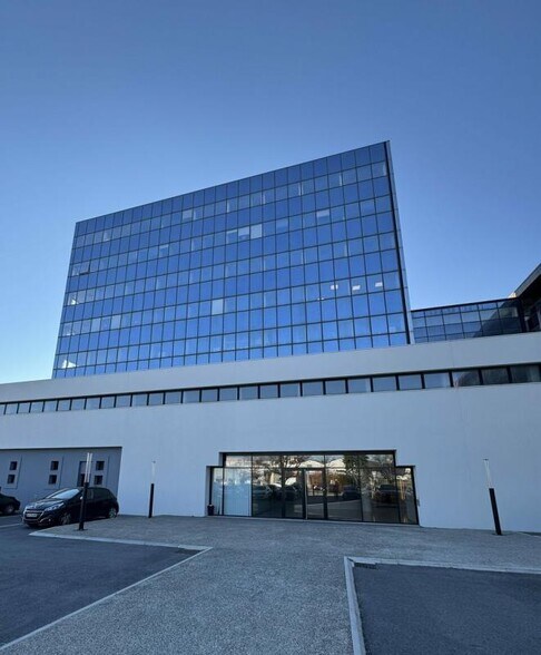 5 Boulevard John F. Kennedy, Besançon à louer - Photo de l’immeuble – Image 1 sur 4