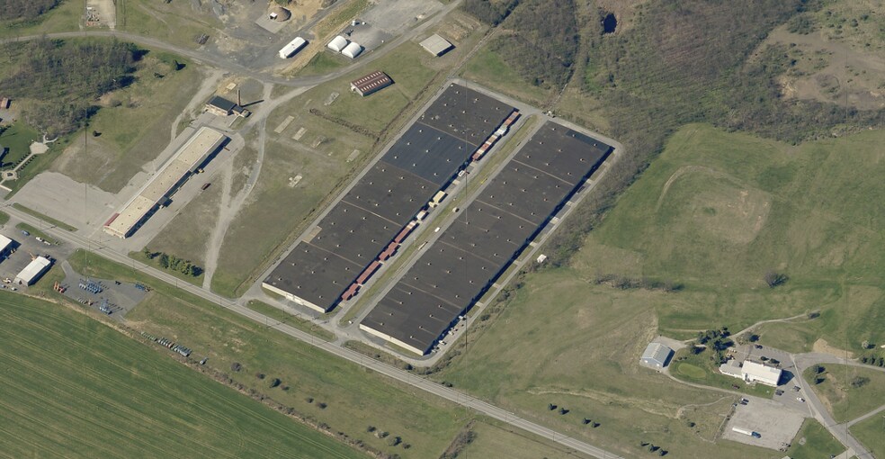 2111 Carbaugh Ave, Chambersburg, PA à louer - Photo de l’immeuble – Image 2 sur 2