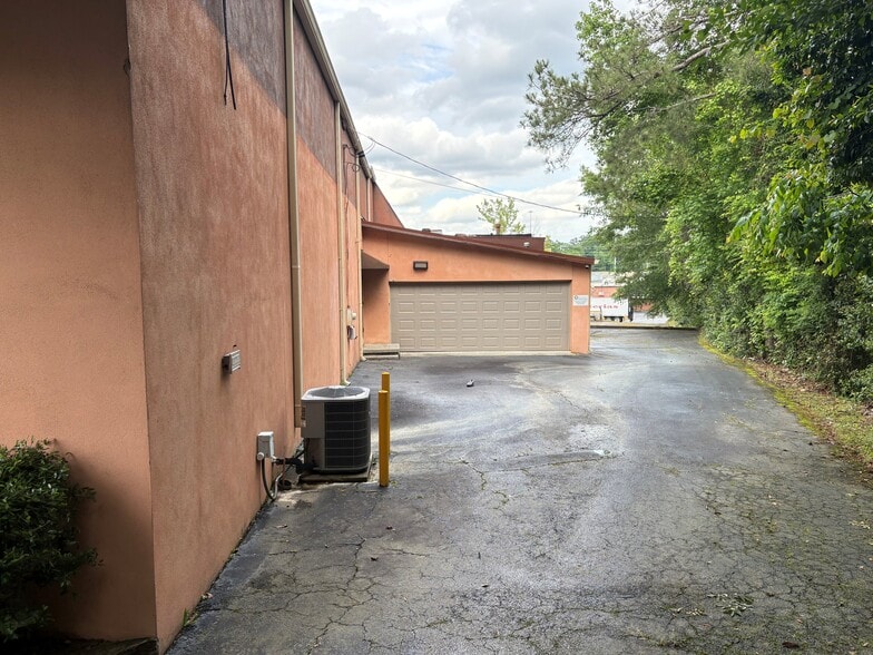 895 Burrus Rd, Macon-Bibb, GA à vendre - Photo de l’immeuble – Image 2 sur 7