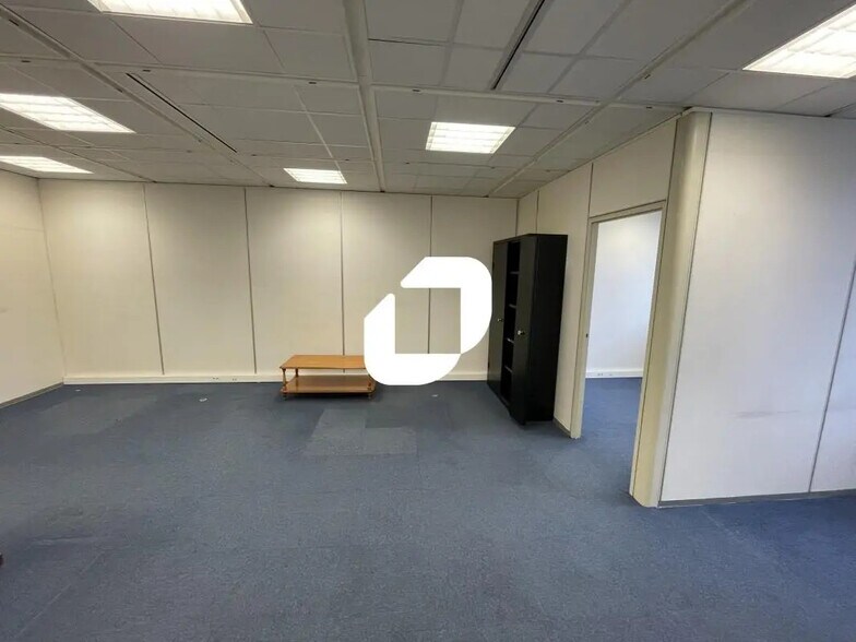 Bureau dans Maisons-Alfort à louer - Photo de l’immeuble – Image 3 sur 9