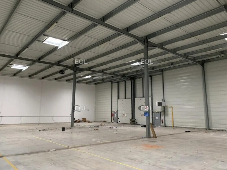 Industriel/Logistique dans Moissy-Cramayel à louer - Photo de l’immeuble – Image 2 sur 9