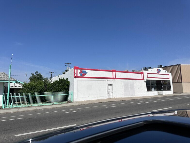 409-413 N Chester Ave, Bakersfield, CA à vendre - Photo de l’immeuble – Image 2 sur 5
