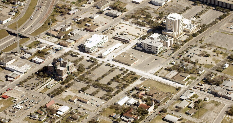 602 N Staples St, Corpus Christi, TX à louer - Aérien – Image 2 sur 6