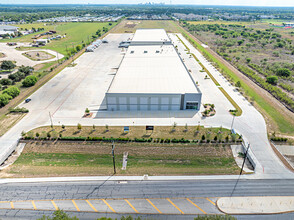 438 S Callaghan Rd, San Antonio, TX à louer Photo de l’immeuble– Image 2 sur 9