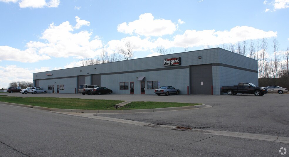 4100 Hunsaker Dr, East Lansing, MI à louer - Photo principale – Image 1 sur 4
