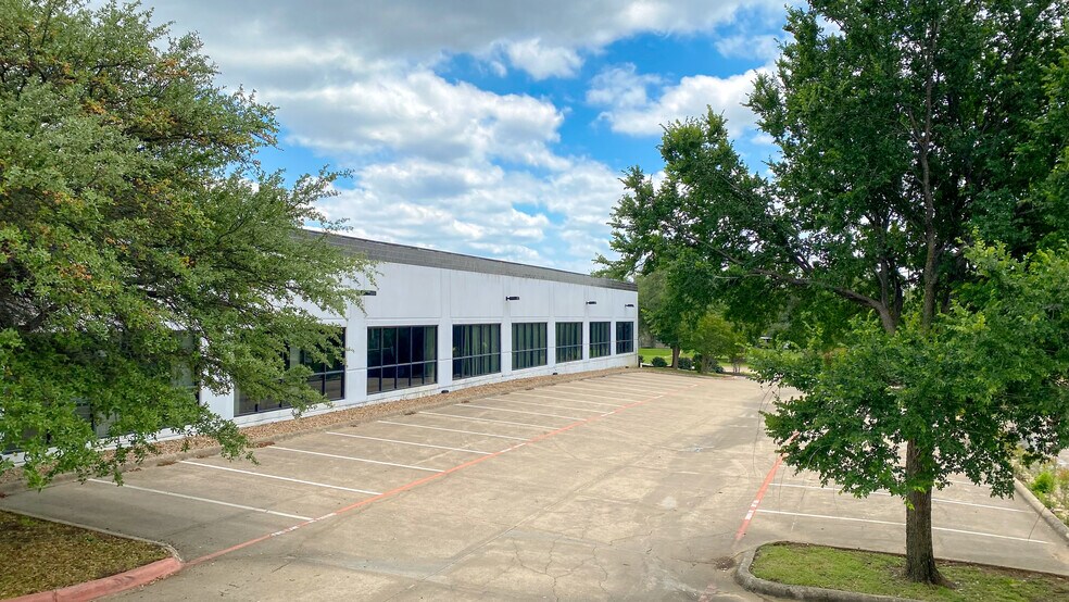 3033 W Royal Ln, Irving, TX à vendre - Photo de l’immeuble – Image 3 sur 15