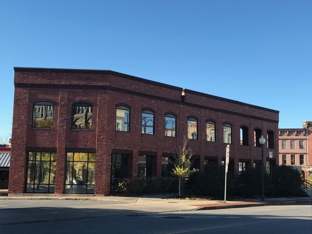 5 Warren St, Glens Falls, NY à vendre - Photo de l’immeuble – Image 2 sur 2