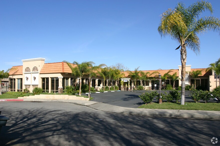 430 N Cedar St, Escondido, CA à louer - Photo de l’immeuble – Image 3 sur 31