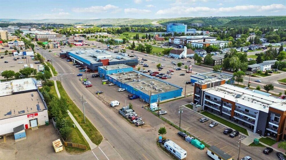 8706 Franklin Ave, Fort McMurray, AB à vendre - Photo de l’immeuble – Image 3 sur 9