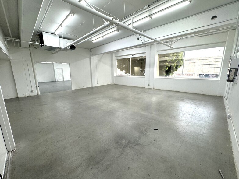 305 E 9th St, Los Angeles, CA à louer - Photo de l’immeuble – Image 2 sur 10