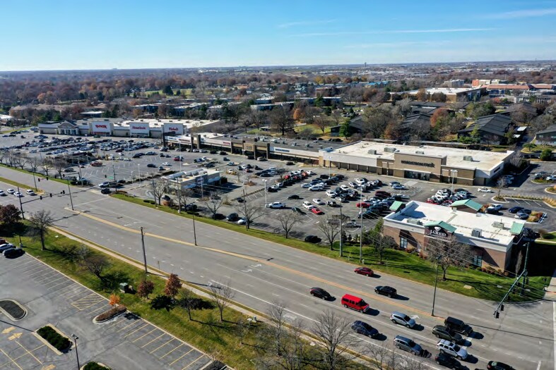9650 Quivira Rd, Lenexa, KS à louer - Photo de l’immeuble – Image 2 sur 4
