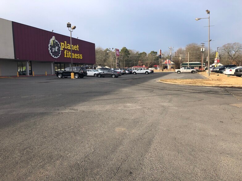 2801 S Olive St, Pine Bluff, AR à louer - Photo de l’immeuble – Image 2 sur 2