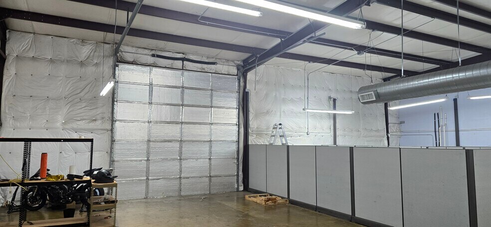 817 Tradesmen's Loop, Hutto, TX à louer - Photo de l’immeuble – Image 2 sur 3