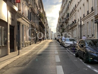 Plus de détails pour 5 Rue La Bruyère, Paris - Bureau à louer