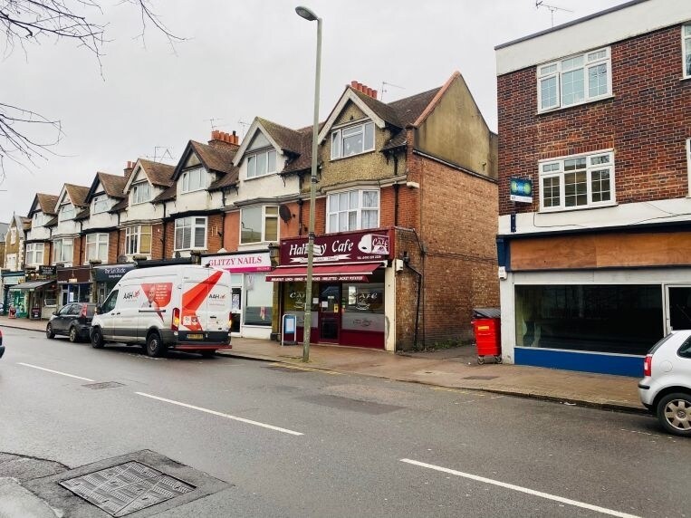 125-129 Hersham Rd, Walton On Thames à vendre - Photo de l’immeuble – Image 3 sur 8