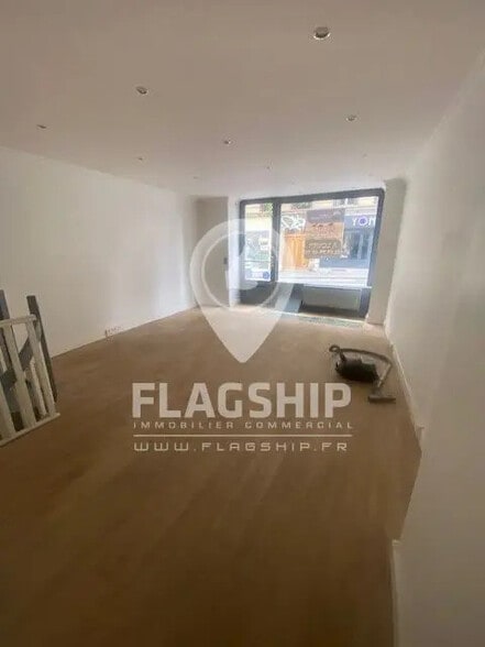 Local commercial dans Paris à louer - Photo de l’immeuble – Image 1 sur 9