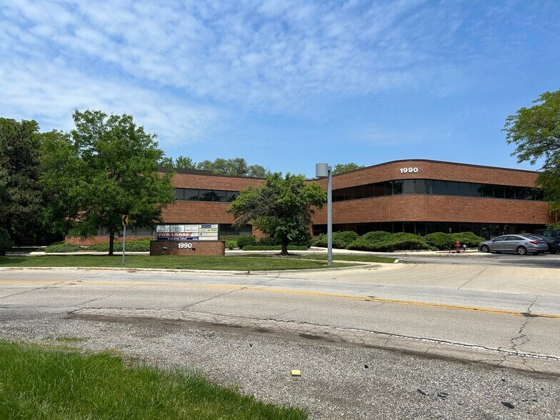 1990 E Algonquin Rd, Schaumburg, IL à louer - Photo de l’immeuble – Image 3 sur 61