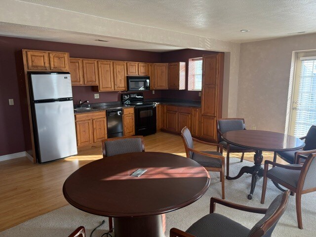 237 S Pendleton Ave, Pendleton, IN à louer - Photo intérieure – Image 3 sur 7