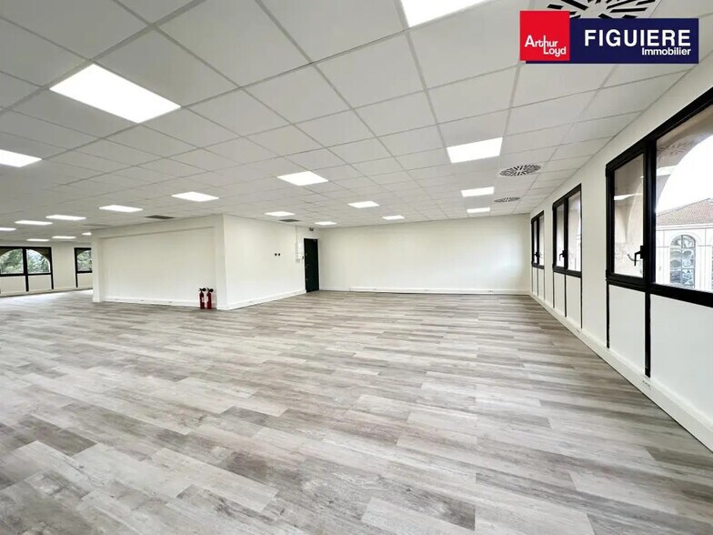 Bureau dans Aix-en-Provence à louer - Photo de l’immeuble – Image 1 sur 10