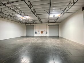 350 E Commercial Rd, San Bernardino, CA à louer Photo de l’immeuble– Image 1 sur 3