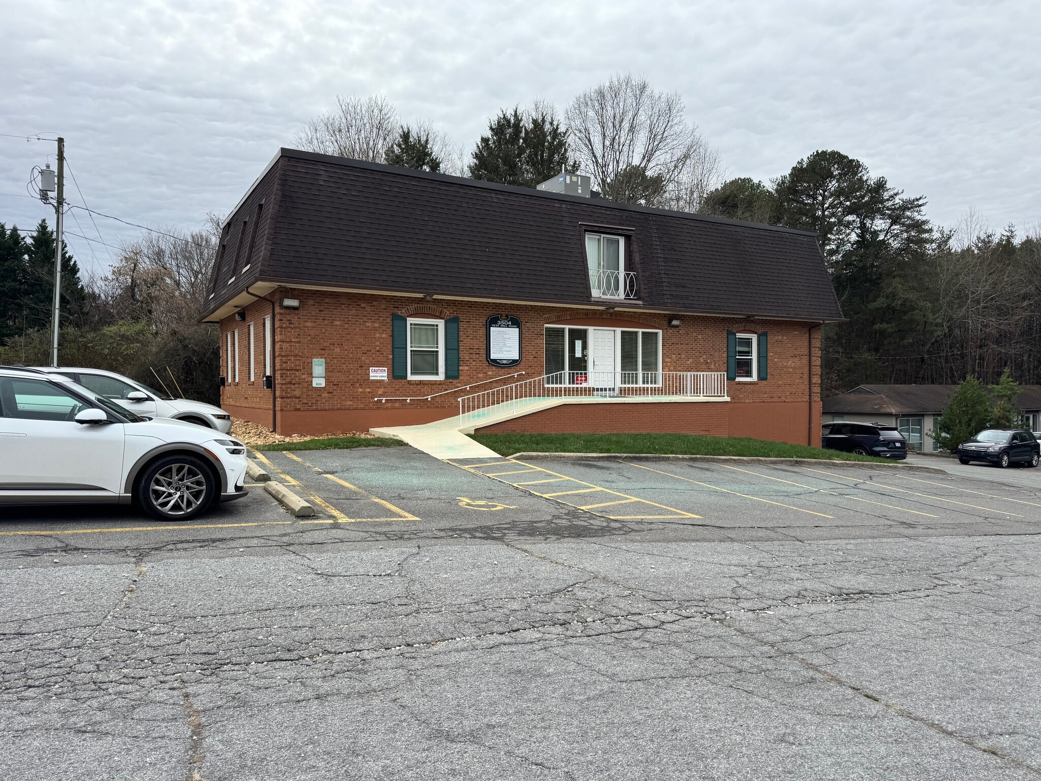 3504 Vest Mill Rd, Winston-Salem, NC à louer Photo de l’immeuble– Image 1 sur 7