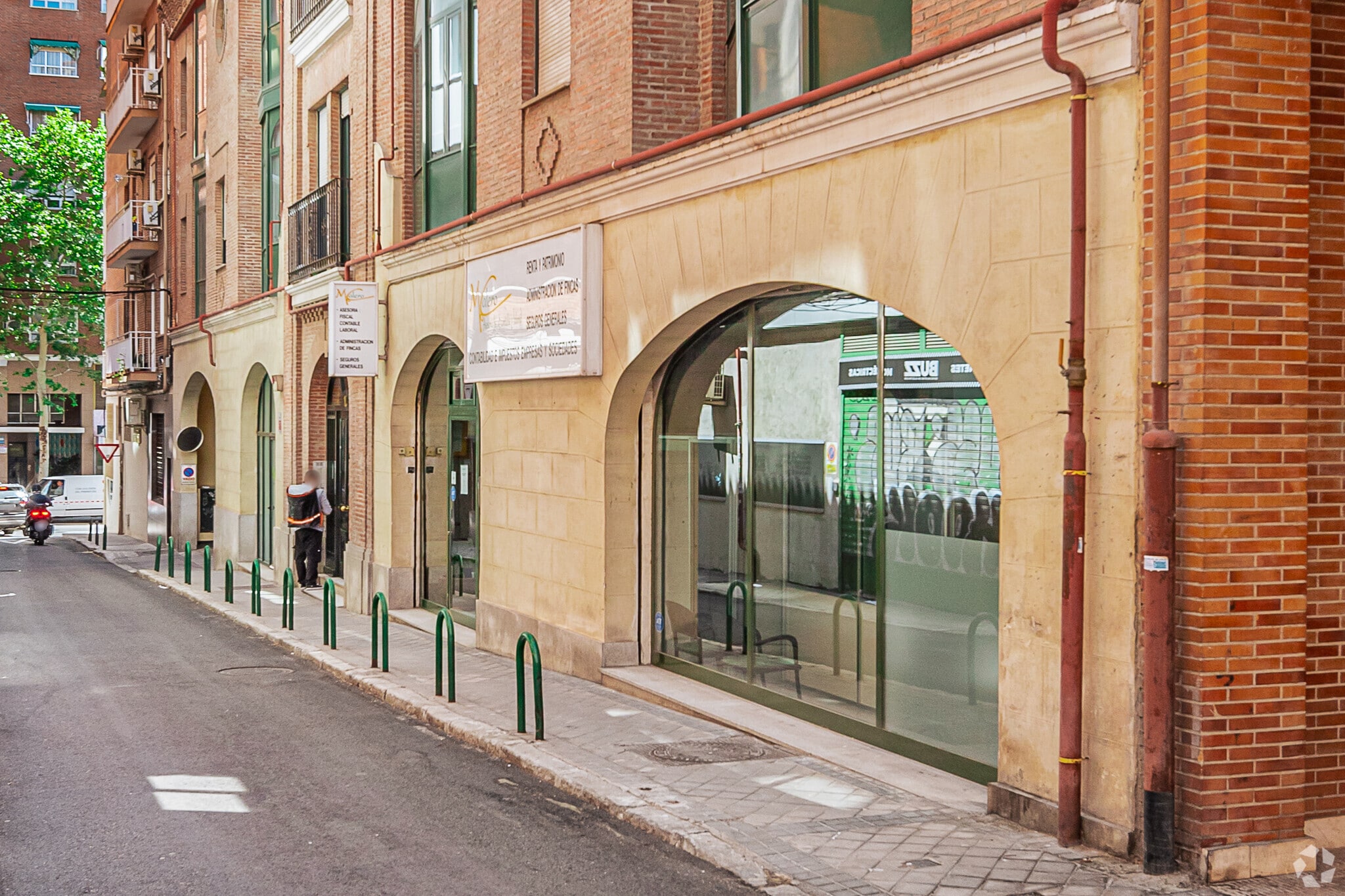 Local commercial dans Madrid, Madrid à louer Photo principale– Image 1 sur 3