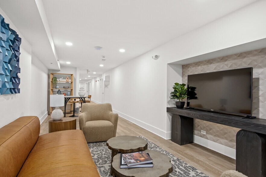 5120 Main St, Downers Grove, IL à louer - Photo intérieure – Image 3 sur 17