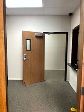 14930 Ventura Blvd, Sherman Oaks, CA à louer Photo intérieure– Image 2 sur 14