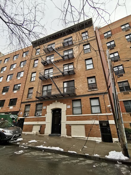 2114 Daly Ave, Bronx, NY à vendre - Photo de l’immeuble – Image 1 sur 5