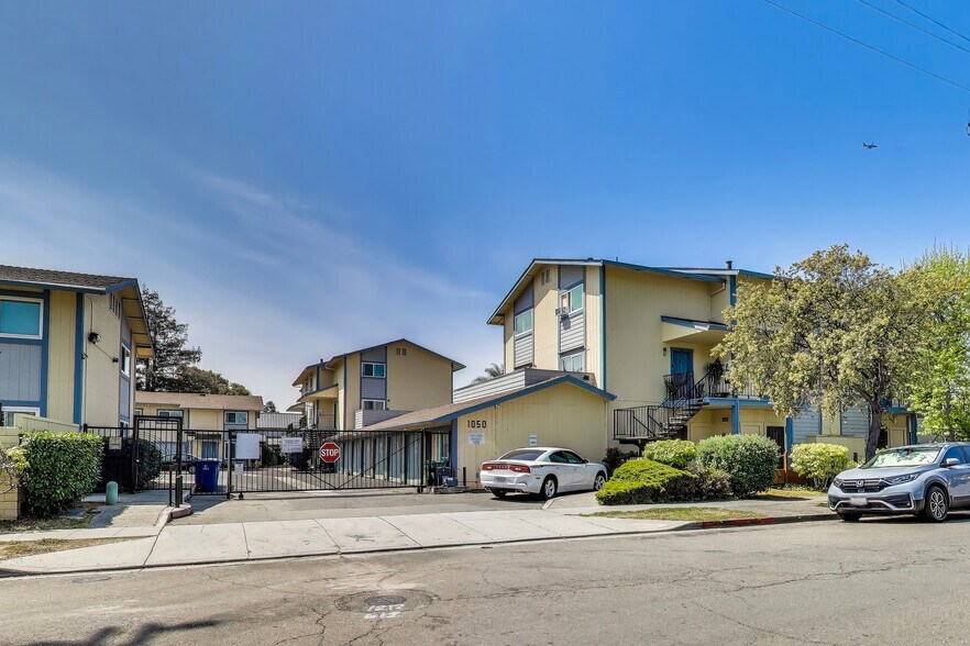 Tampa Square portefeuille de 2 biens à vendre sur LoopNet.fr - Photo de l’immeuble – Image 1 sur 17
