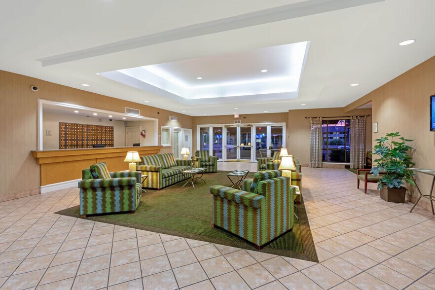 2510 W Greenway Rd, Phoenix, AZ à vendre - Photo de l’immeuble – Image 2 sur 16