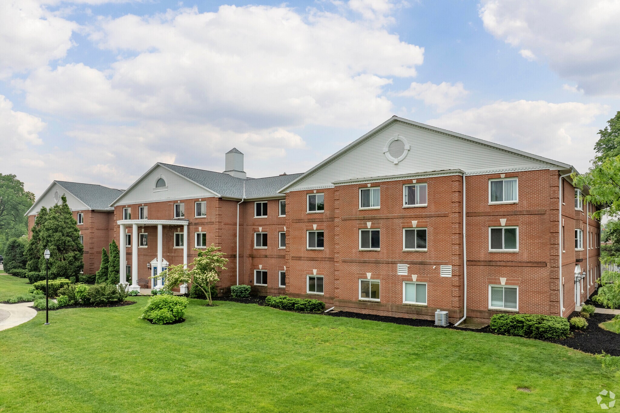 605 Chase Blvd, Sun Prairie, WI à louer Photo principale– Image 1 sur 22