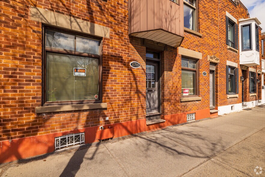 2711 Rue Beaubien E, Montréal, QC à louer - Photo de l’immeuble – Image 2 sur 3