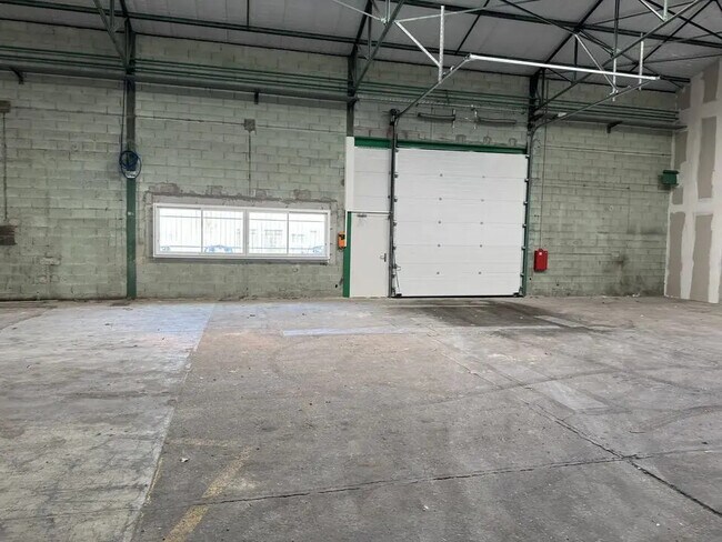 Plus de détails pour Industriel/Logistique à louer