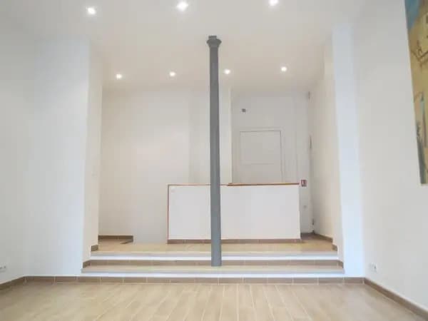 Bureau dans Paris à louer - Photo de l’immeuble – Image 1 sur 5