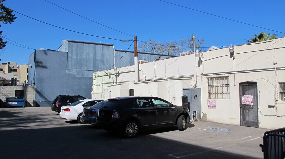 11748 Ventura Blvd, Studio City, CA à vendre - Photo de l’immeuble – Image 3 sur 12
