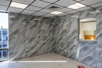 2161 E Commercial Blvd, Fort Lauderdale, FL à louer Photo intérieure– Image 2 sur 6