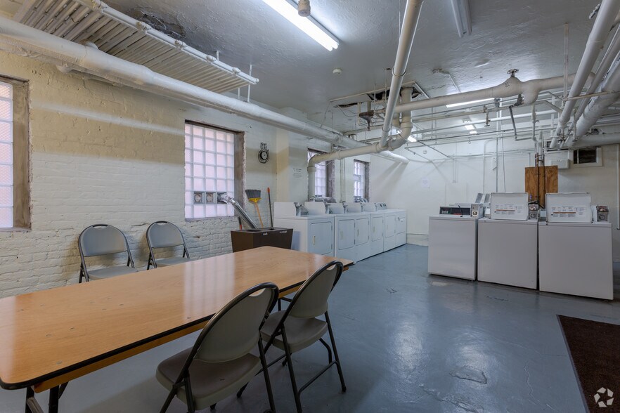 821-833 N Kilbourn Ave, Milwaukee, WI à louer - Photo intérieure – Image 3 sur 4